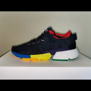 Adidas consortium POD 3.1 x Social Status